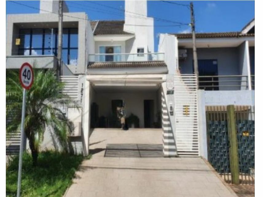 Casa Ocupada no Residencial Wilhelms com 168,81m²