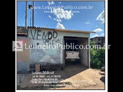 Casa com 2 Quartos e Varanda em Luziânia