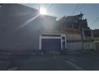 Casa desocupada com 275 m² construídos