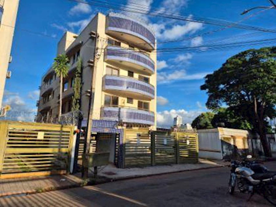 Apartamento padrão com 2 quartos, 2 banheiros e 1 vaga, ocupado