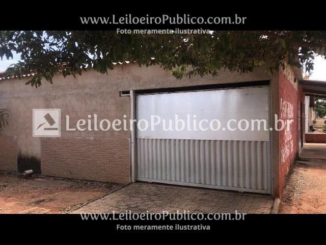 Casa com 2 quartos, 2 banheiros e 99,98m² construída