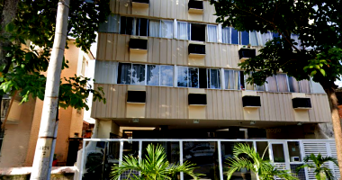 Apartamento 306 com 1 vaga, 53m², fundos, desocupado