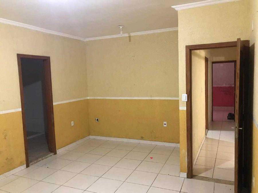 Casa com 3 quartos, 1 banheiro, 237m² construída, ocupada