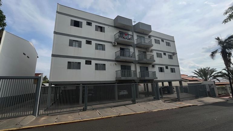 Apartamento com 3 quartos e 1 suíte em Votuporanga-SP