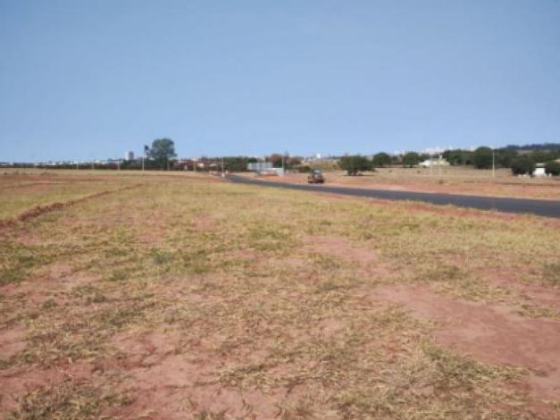 Lote com 250m² em Jardim Botânico I