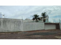 Casa de alto padrão com 576,27m², 5 quartos, 3 banheiros, 2 vagas, ocupada