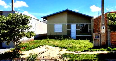 Casa 2 quartos, 1 banheiro, 1 vaga, 50m² construída, desocupada
