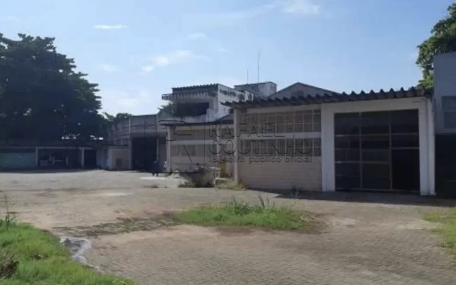 Galpão Comercial em Duque de Caxias com 2.152m²
