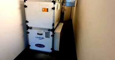 FANCOIL MARCA CARRIER VERTICAL CONVENCIONAL 15 TR