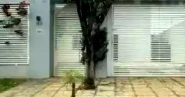 Casa com 110m² construída e terreno de 360m², imóvel ocupado