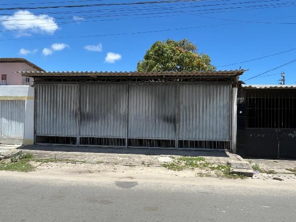 Casa com 2 quartos, 1 banheiro e 106m² privativos