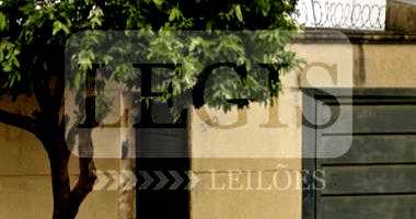 Residência com 148m² de área construída em Lins/SP