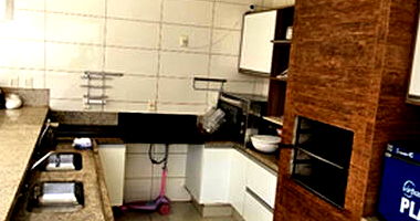 Casa de Alto Padrão com 400m² em Lote de 527m²