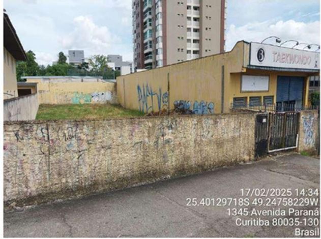Terreno urbano de 356m² no Cabral
