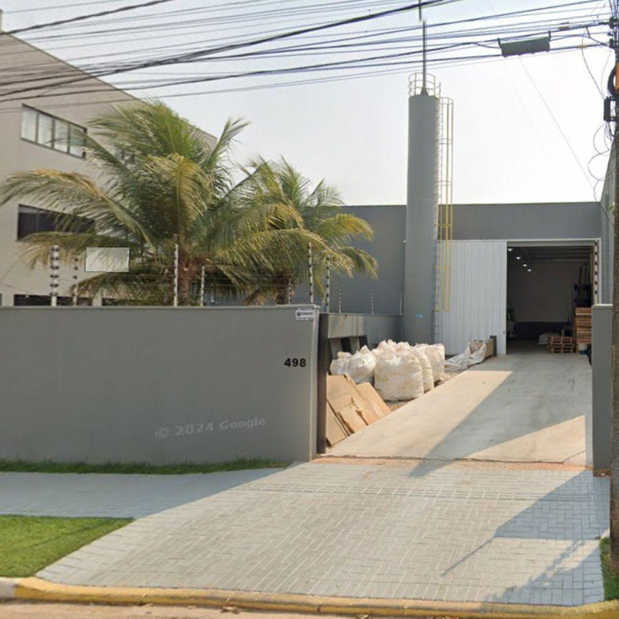 Galpão com 205m² construídos em terreno de 450m², ocupado