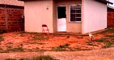 Casa 2 quartos com área de serviço e cozinha, 43,85m² construída