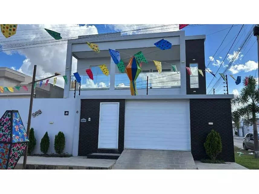 Casa em leilão com 4 quartos e 4 banheiros