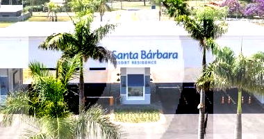 Terreno em condomínio fechado com 450 m², desocupado