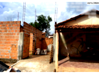 Casa com 3 quartos, 2 banheiros, ponto comercial e área construída