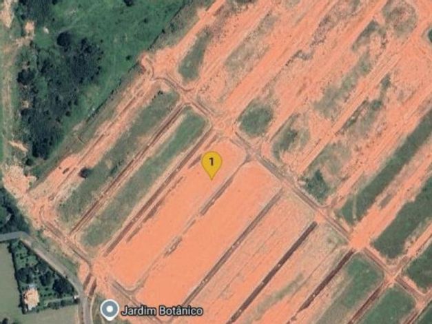 Lote com 240m² em Jardim Botânico I