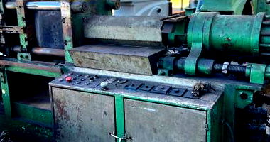 INJETORA DE PLASTICO - PRENSA - TUPIA E OUTROS