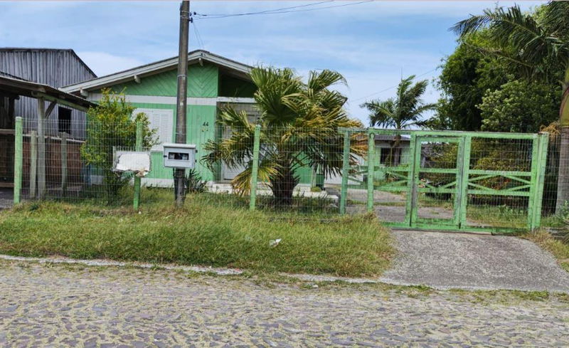 Terreno em Xangri-lá com 390 m² e benfeitoria