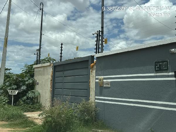 Casa com 3 quartos, 2 banheiros, 111m² área privativa, 1 vaga