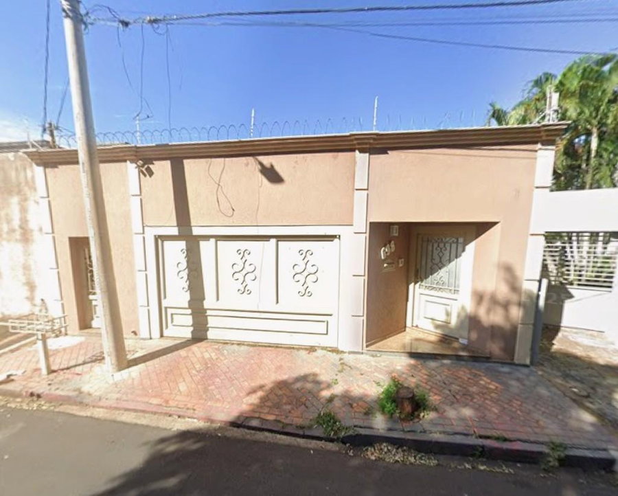 Casa com 400m² de terreno e 278m² construídos, ocupada