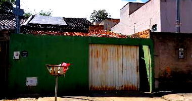Casa 2 quartos, 1 banheiro, sala, cozinha, 104m² construída, terreno 180m²