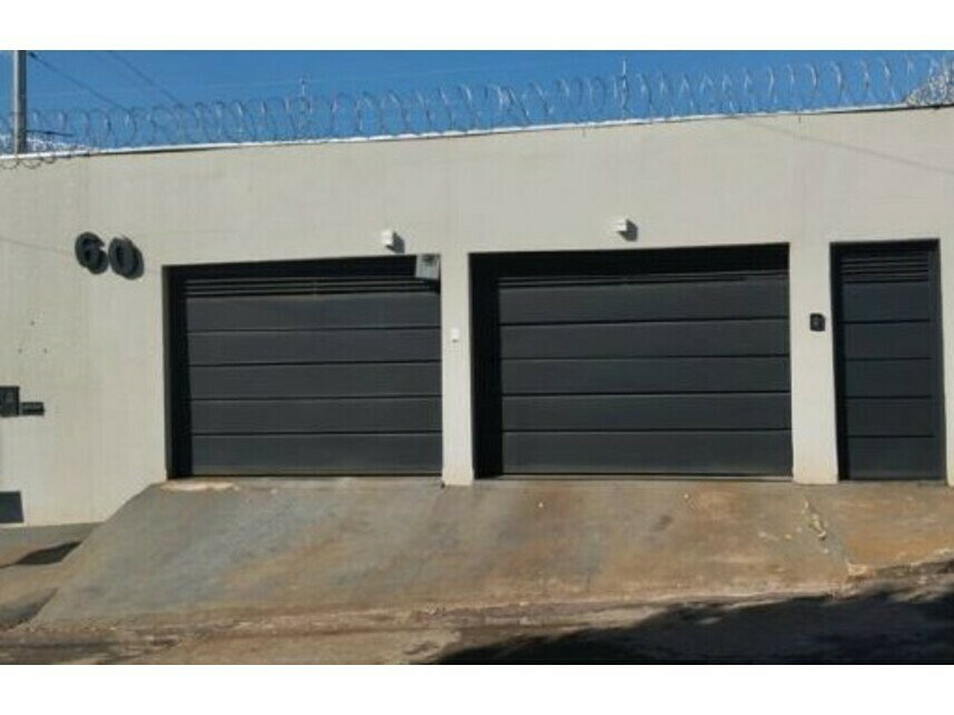 Casa com 3 quartos, 250m² de terreno, ocupada