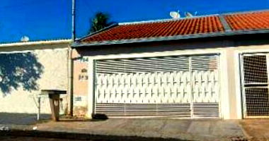 Casa Ocupada com 159,69m² de Área Construída em Fernandópolis/SP