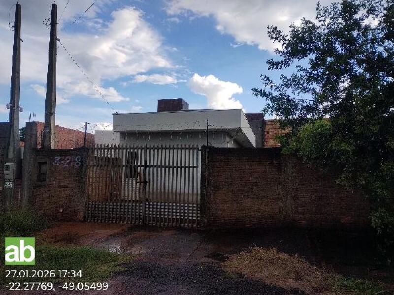 Prédio com 2 quartos, 1 banheiro e 32 m² de área privativa