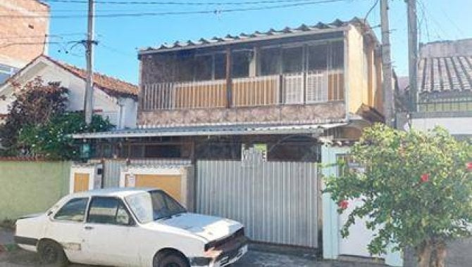 Casa Ocupada com 4 Quartos e 251 m² de Área Construída