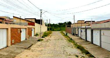Casa com 2 quartos, 2 banheiros, 1 vaga e 80m² construída