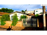 Duas casas com 2 quartos e 1 banheiro em terreno de 275m²