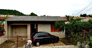Casa de Madeira com Terreno Amplo em Novo Hamburgo