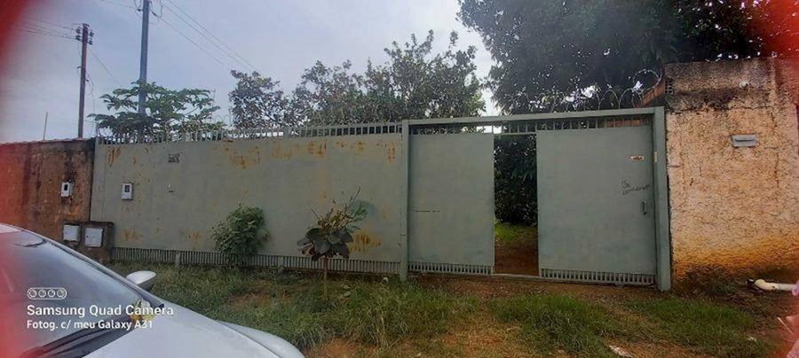 Casa com 4 quartos, 3 banheiros e 1 vaga de garagem