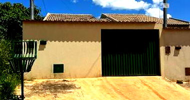 Casa com 2 quartos, banheiro, varanda e área construída de 68,62 m²