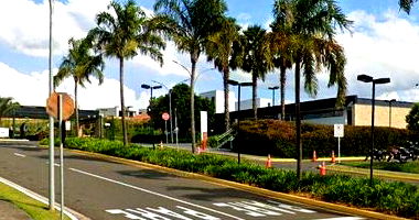 Casa residencial com 4 quartos, 3 banheiros e 2 vagas, 278.55m² construída