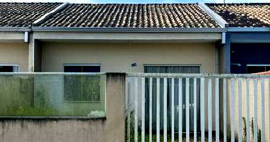 Casa aconchegante com 2 quartos e área privativa em Pontal do Paraná