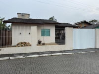 Casa térrea 3 quartos 1 banheiro 1 vaga, ocupada