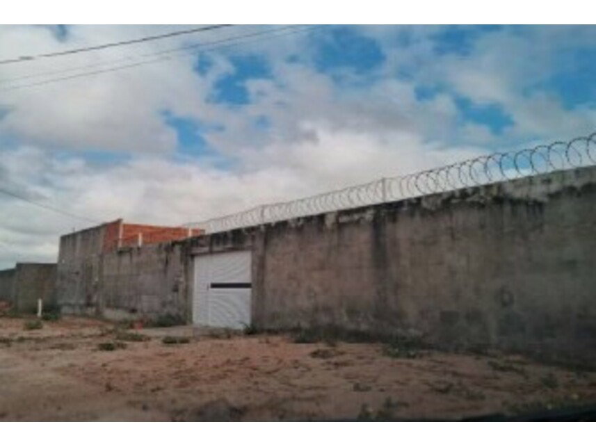Casa em Leilão com 257m² de Área Construída em Tutóia/MA