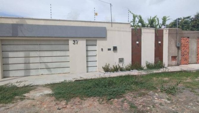 Casa Padrão 3 Quartos 2 Banheiros em Juazeiro do Norte - CE