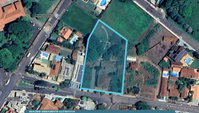 Casa ampla em terreno de 4.723 m² com localização central