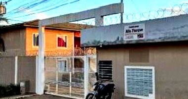 Apartamento com 2 quartos, 1 banheiro e 1 vaga