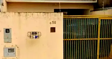 Casa com 2 quartos, 1 banheiro, 1 vaga, 67,58m² construída, ocupada