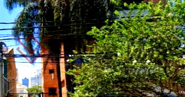 Espaçoso Apartamento com 191m² Construídos e Garagem para 3 Veículos