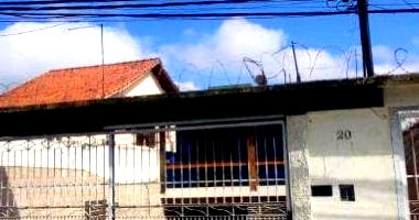 Casa espaçosa com 4 quartos e 4 banheiros, 216 m² construída, ocupada