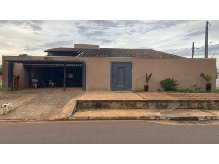Casa com 3 quartos, 250m² construídos, ocupada