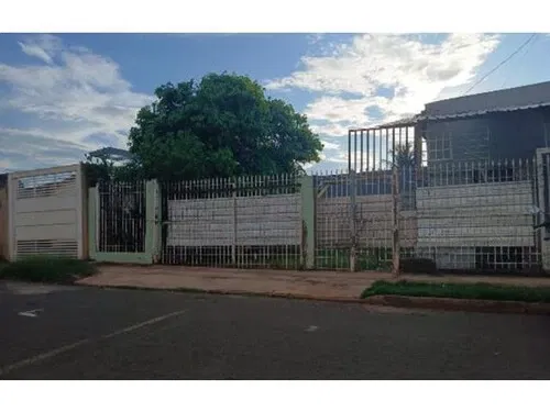 Casa Ocupada em Campo Grande com 213,25m²